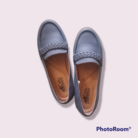 Sale ✿ ~Cliffs by White Moutain ~ Loafer ✿ - Picture 2 of 2